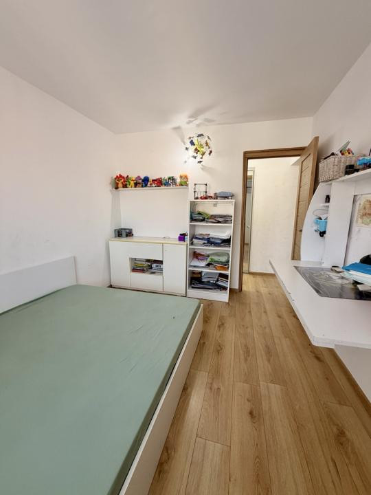 Apartament 3 camere decomandat - Lipovei