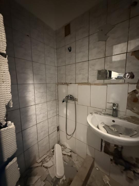 Apartament cu o camera, 22 mp utili, parter - COMPLEXUL STUDENTESC