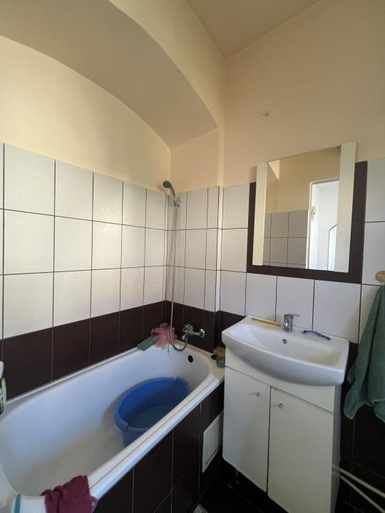 Apartament curte comuna, 2 camere, 65 mp utili, renovat - zona Traian 