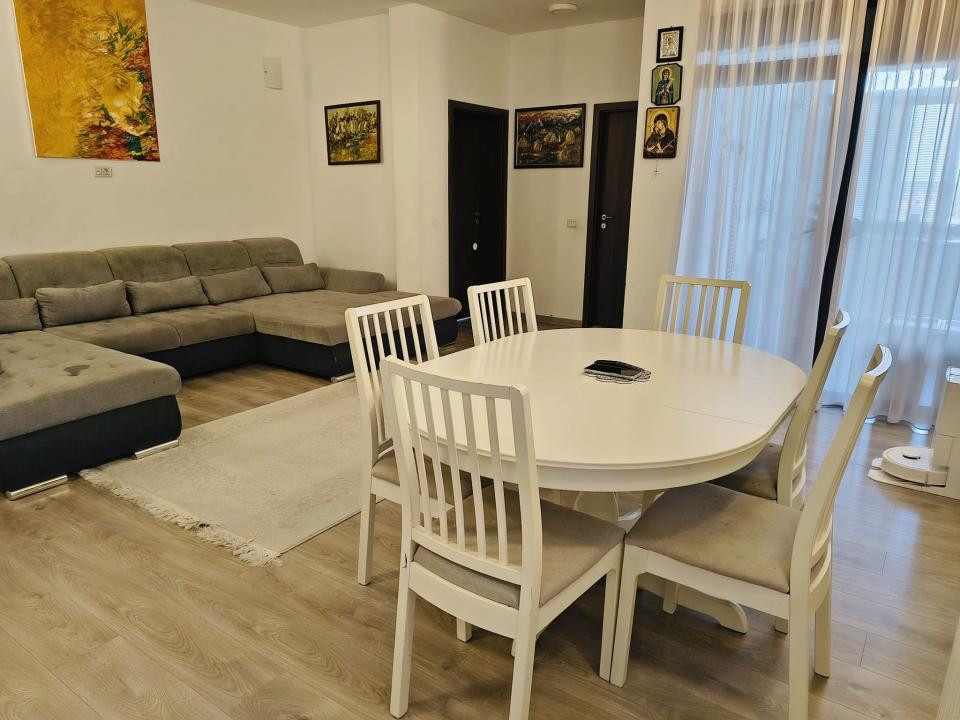 Apartament 4 camere, decomandat, 83mp utili, terasa 17mp in Giroc 
