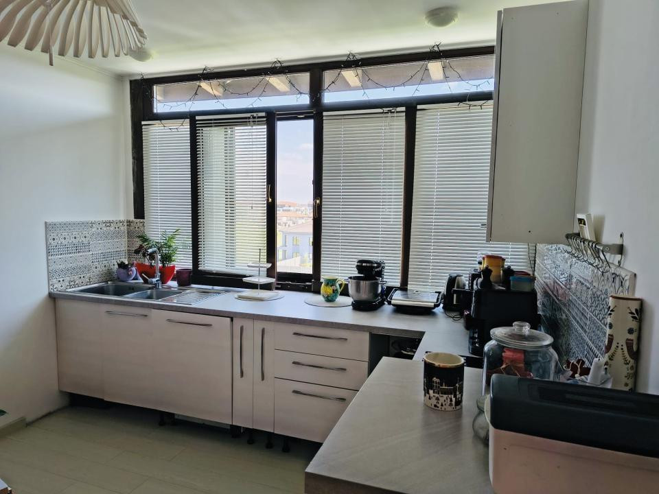 Apartament 4 camere, decomandat, 83mp utili, terasa 17mp in Giroc 