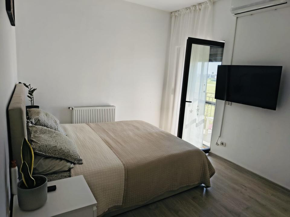 Apartament 4 camere, decomandat, 83mp utili, terasa 17mp in Giroc 
