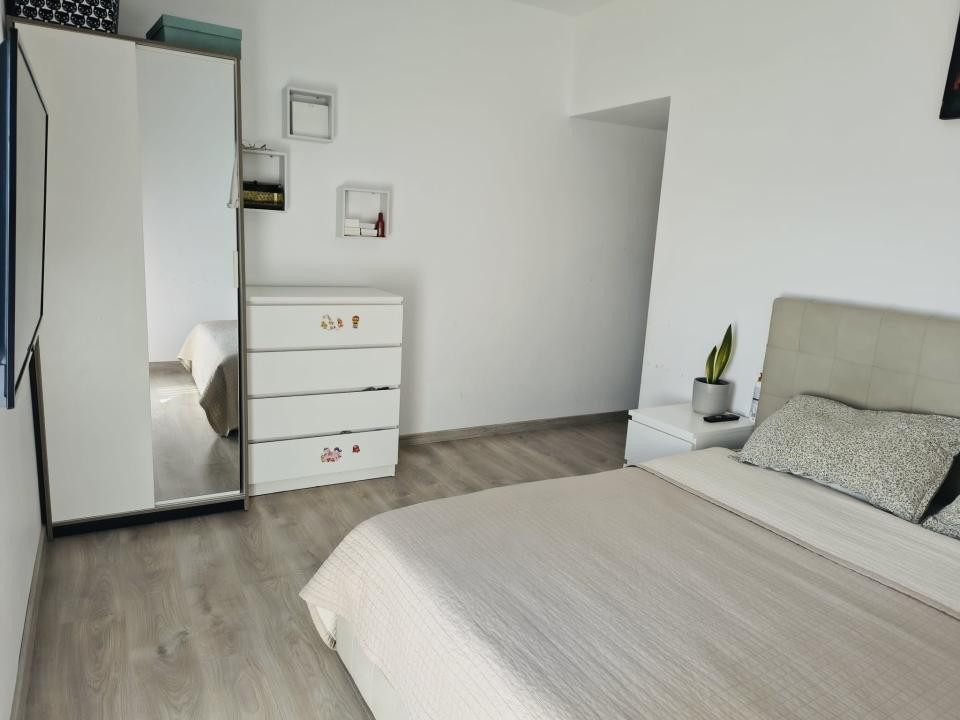 Apartament 4 camere, decomandat, 83mp utili, terasa 17mp in Giroc 