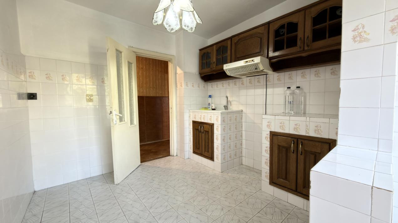 Apartament 2 camere, 50 mp utili, etaj 3 - zona Soarelui