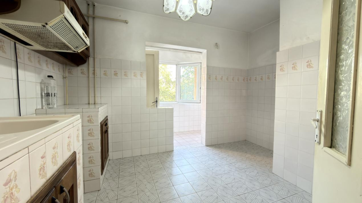 Apartament 2 camere, 50 mp utili, etaj 3 - zona Soarelui