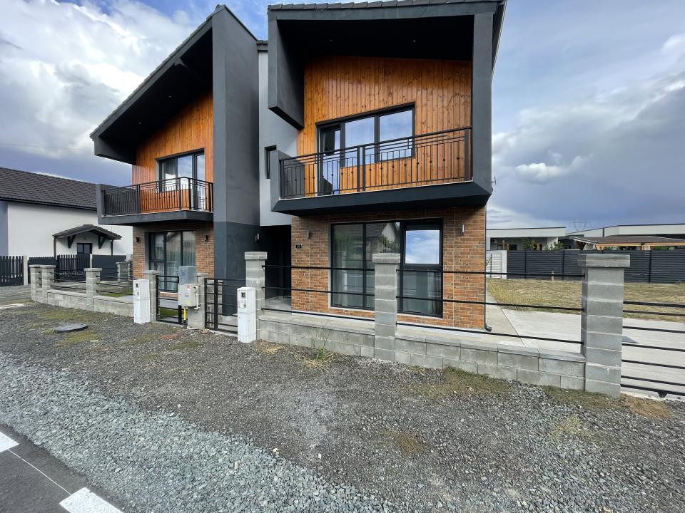 Duplex mobilat, 103 mp pozitie excelenta - Mosnita Noua