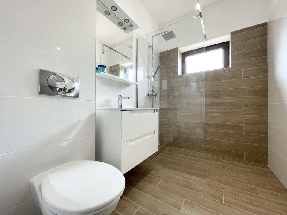 Apartament 39mp, curte 35mp, 2 locuri de parcare - Mosnita