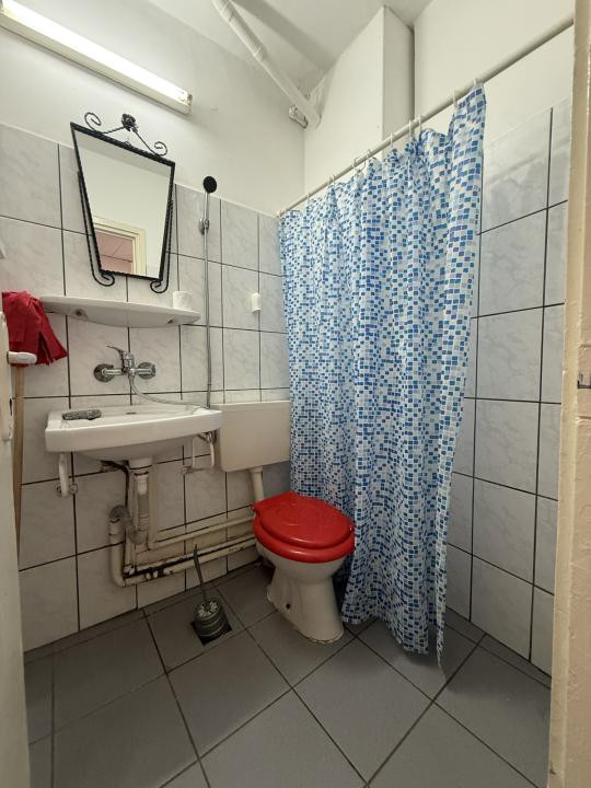 Apartament cu o camera, etaj 3, bloc izolat - Olimpia Stadion