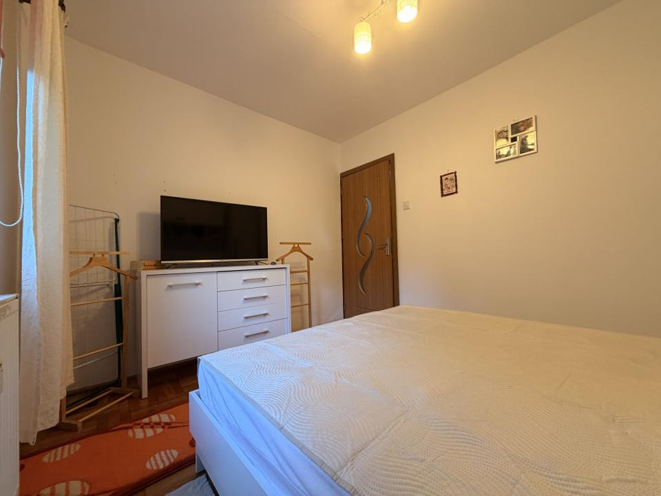 Apartament 2 camere, decomandat, 42 mp utili, etaj 1 - Girocului