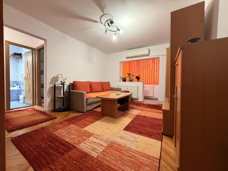 Apartament 2 camere, decomandat, 42 mp utili, etaj 1 - Girocului