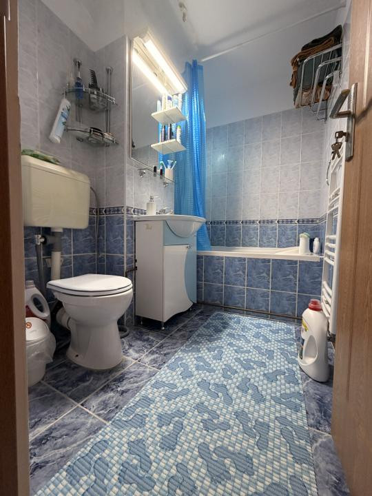 Apartament 2 camere, decomandat, 42 mp utili, etaj 1 - Girocului