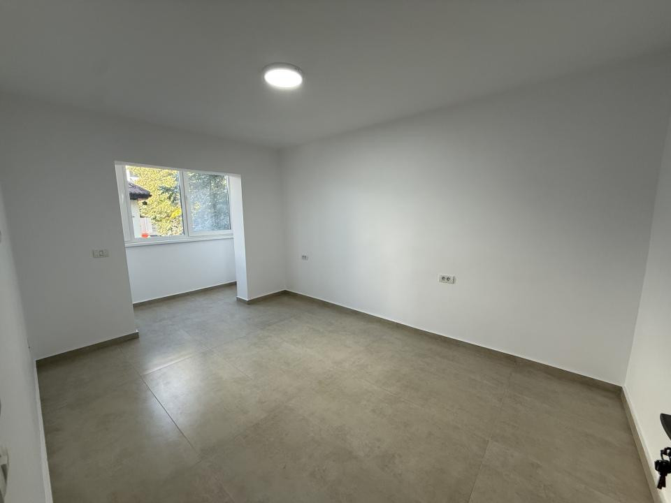 Apartament lux, 4 camere, 84 mp utili + 2 balcoane - COMPLEXUL STUDENTESC