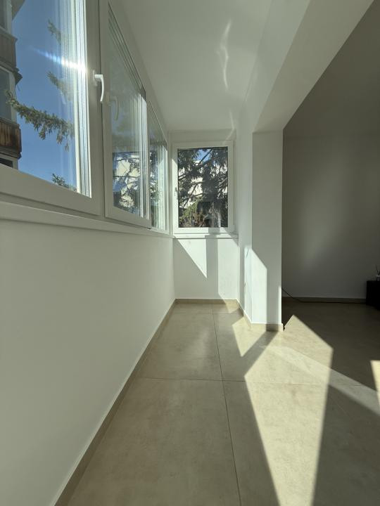Apartament lux, 4 camere, 84 mp utili + 2 balcoane - COMPLEXUL STUDENTESC