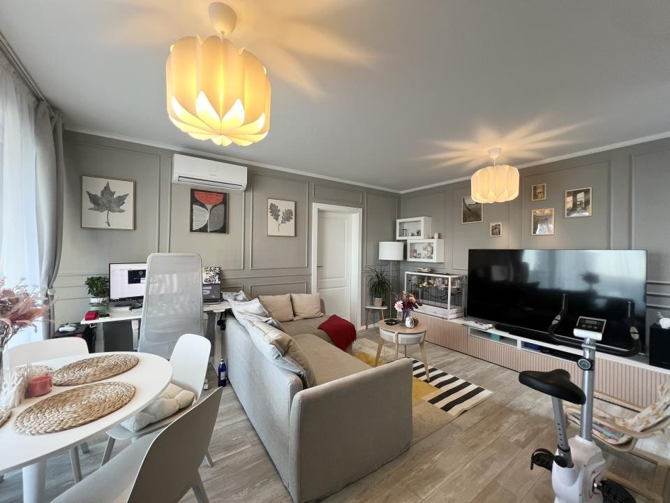 Apartament de lux, 3 camere, 60 mp utili, etaj 5/8, mobilat - Aradului