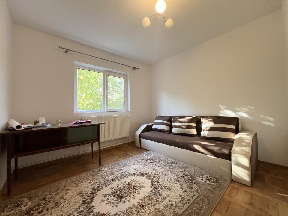 Apartament 4 camere, 78 mp utili, etaj 3, decomandat -  Girocului