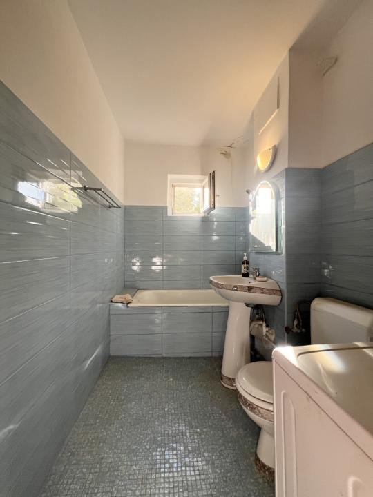 Apartament 4 camere, 78 mp utili, etaj 3, decomandat -  Girocului