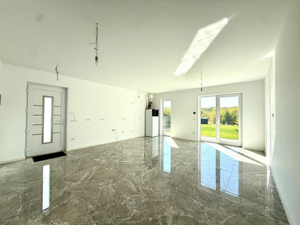 Duplex modern, 3 camere, 82 mp utili, 300 mp teren - Dumbravita 