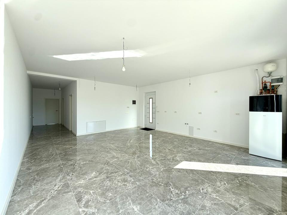 Duplex modern, 3 camere, 82 mp utili, 300 mp teren - Dumbravita 