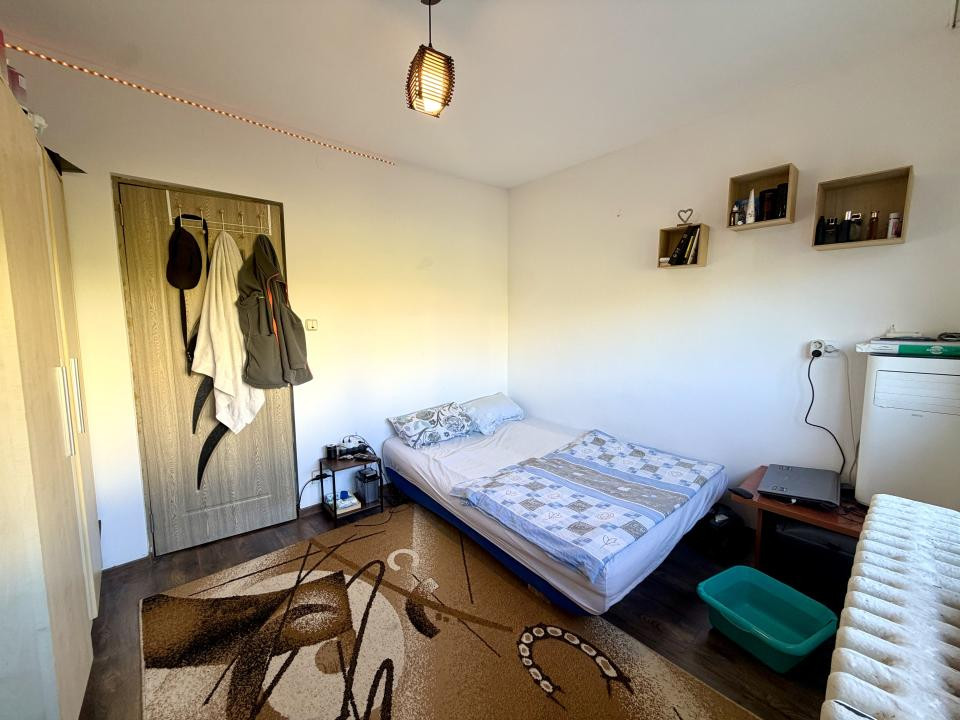 Garsoniera cu 16 mp utili, etaj 2, mobilata - Zona UMT