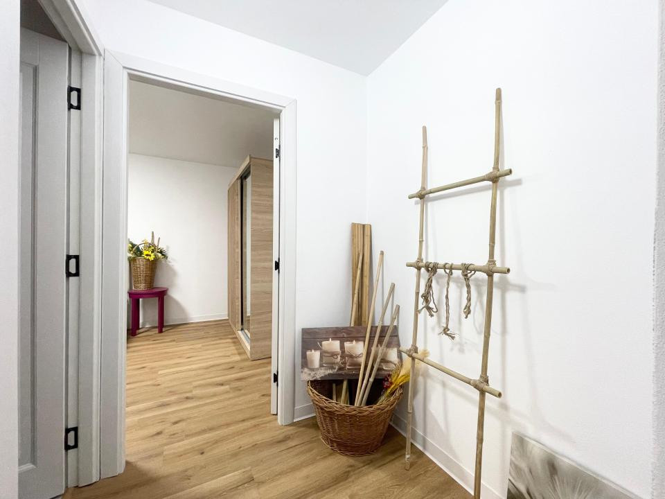 Apartament renovat complet, 2 camere, etaj 1 - Girocului