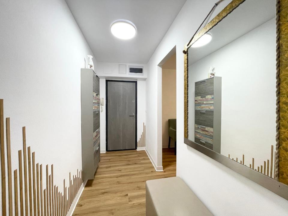 Apartament renovat complet, 2 camere, etaj 1 - Girocului