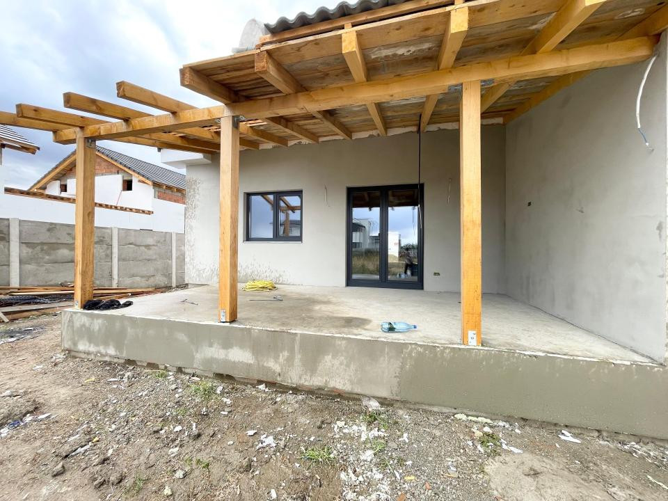 Duplex 78 mp si posibilitate mansardare - Mosnita Veche