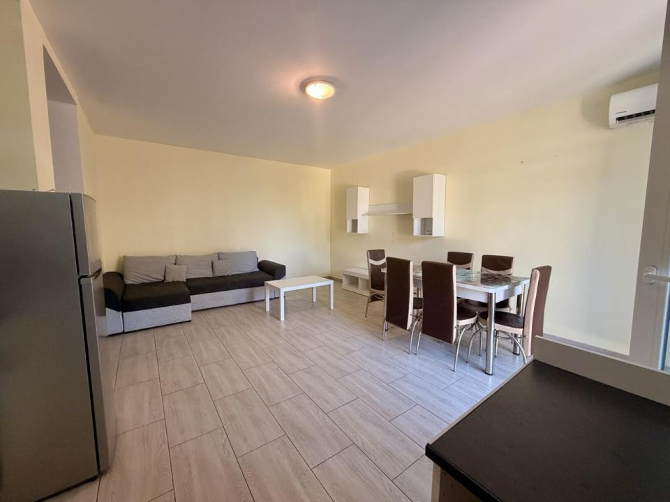 Apartament 3 camere cu gradina - intrare in Dumbravita