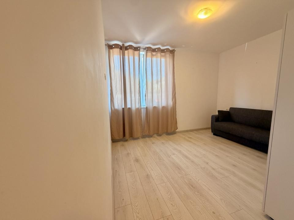 Apartament 3 camere cu gradina - intrare in Dumbravita