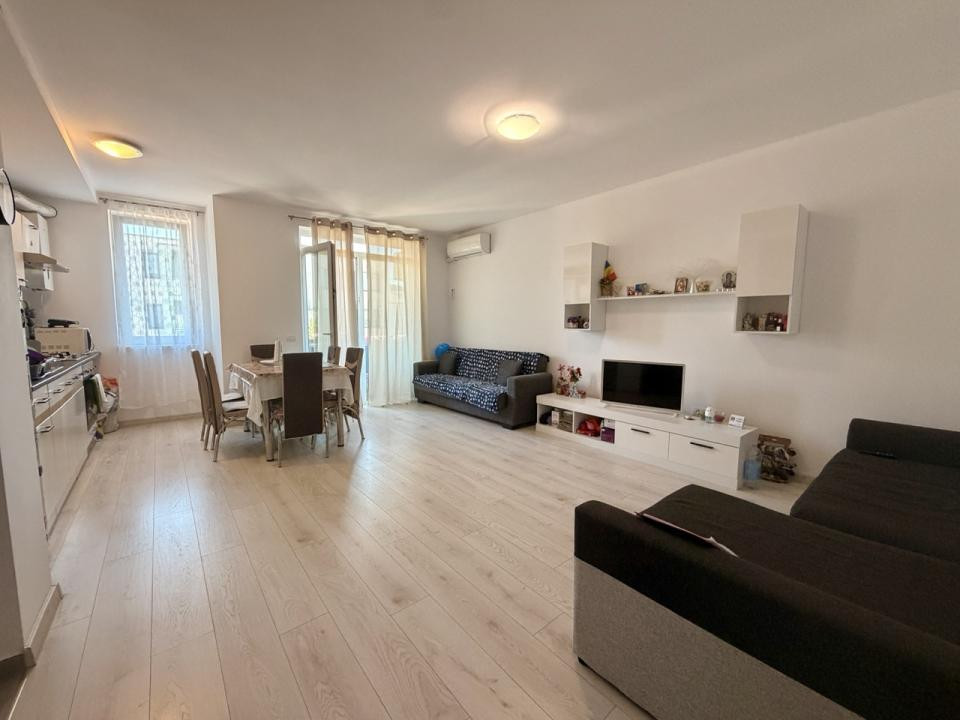 Apartament cu 3 camere si 2 locuri de parcare - Dumbravita
