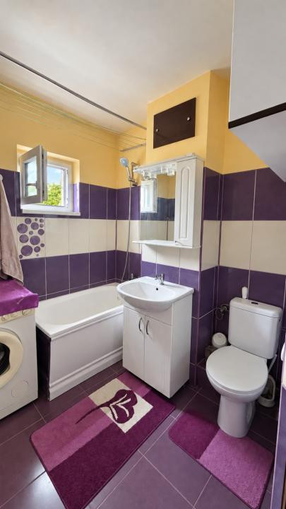 Apartament spatios, 3 camere, 55 mp utili, etaj 3 - zona Lipovei