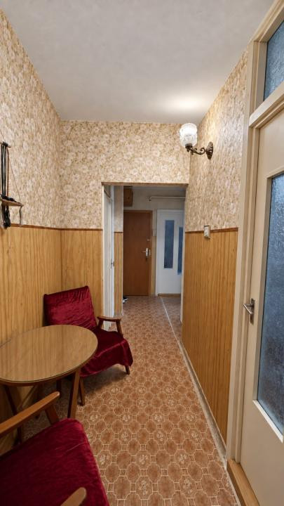 Apartament spatios, 3 camere, 55 mp utili, etaj 3 - zona Lipovei