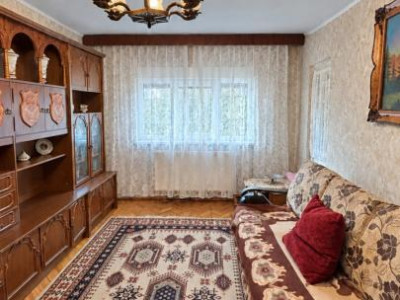 Apartament spatios, 3 camere, 55 mp utili, etaj 3 - zona Lipovei