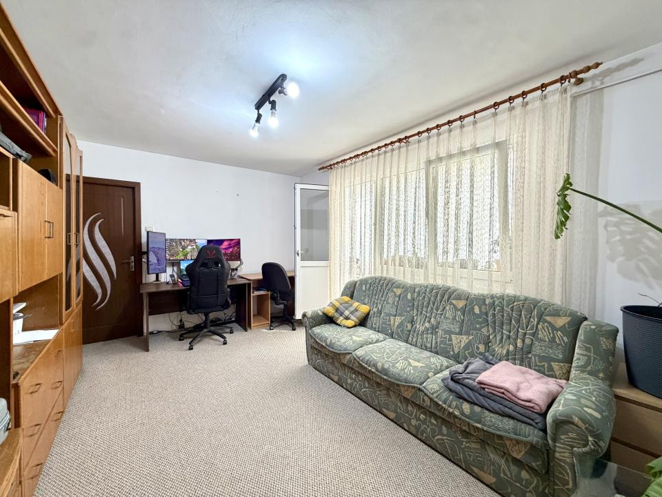 Apartament spatios, 3 camere, 65 mp utili, etaj 4- zona  Circumvalatiunii 