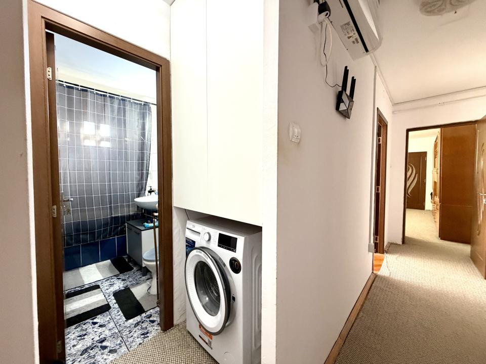 Apartament spatios, 3 camere, 65 mp utili, etaj 4- zona  Circumvalatiunii 