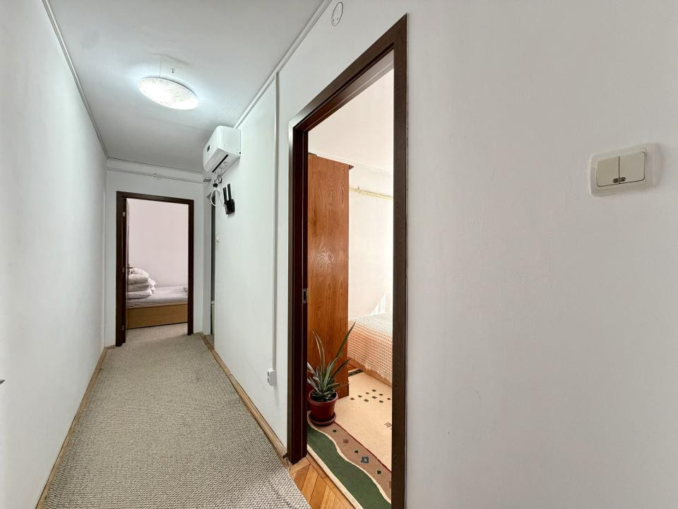 Apartament spatios, 3 camere, 65 mp utili, etaj 4- zona  Circumvalatiunii 