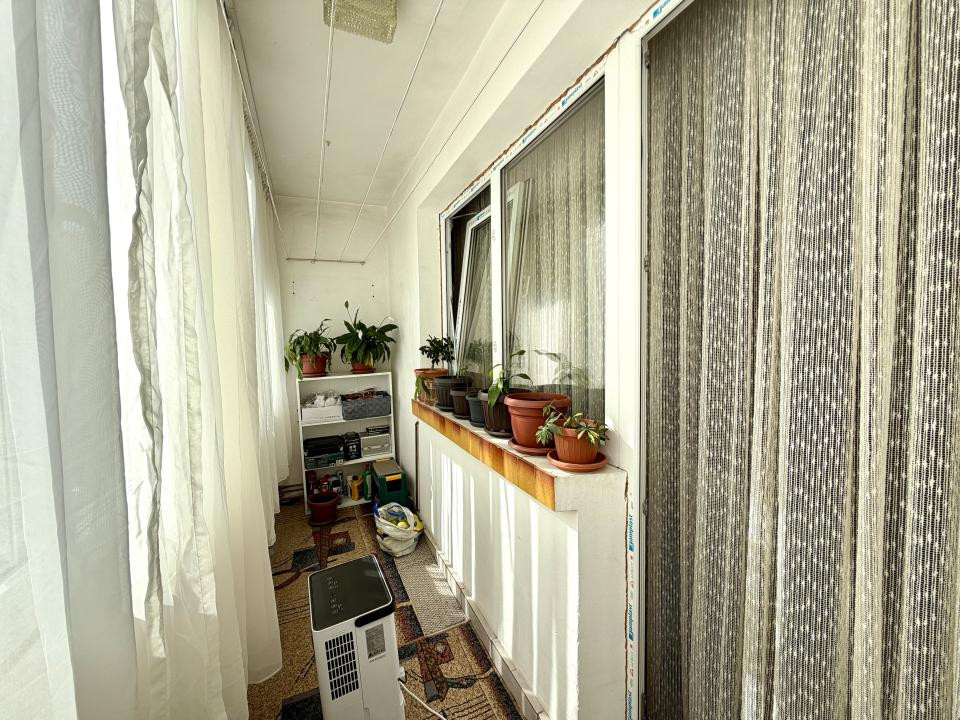Apartament spatios, 3 camere, 65 mp utili, etaj 4- zona  Circumvalatiunii 