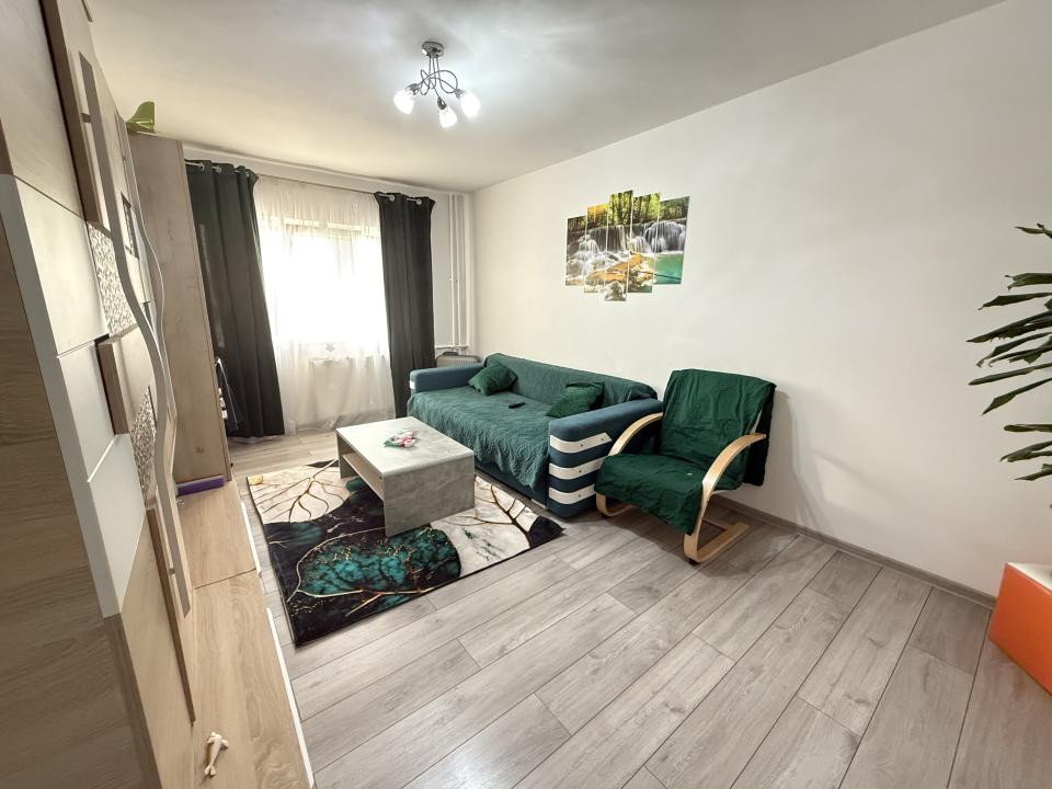 Apartament cu 2 camere, decomandat, etaj 3 - Lipovei