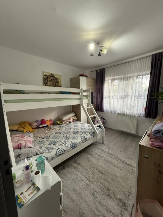 Apartament cu 2 camere, decomandat, etaj 3 - Lipovei
