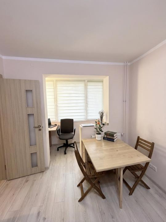 Apartament renovat, 2 camere, etaj 1 - Piata Doina