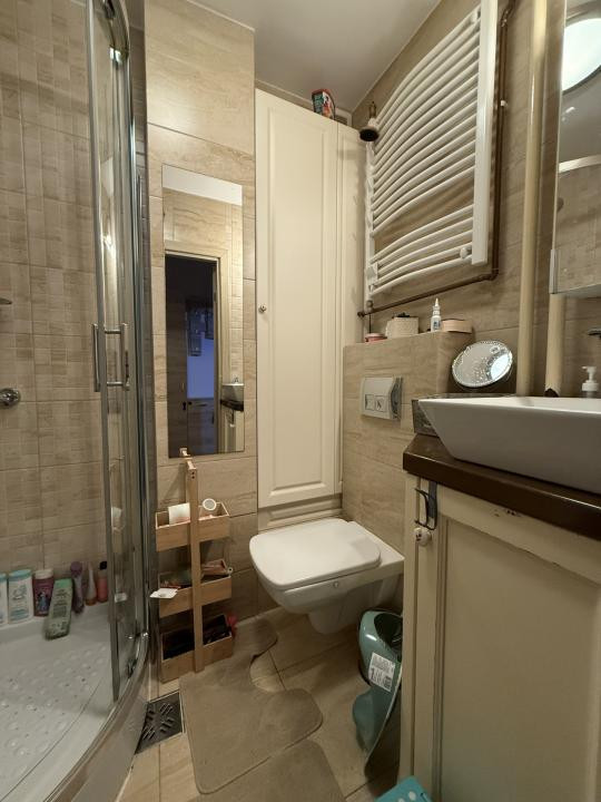 Apartament renovat, 2 camere, etaj 1 - Piata Doina