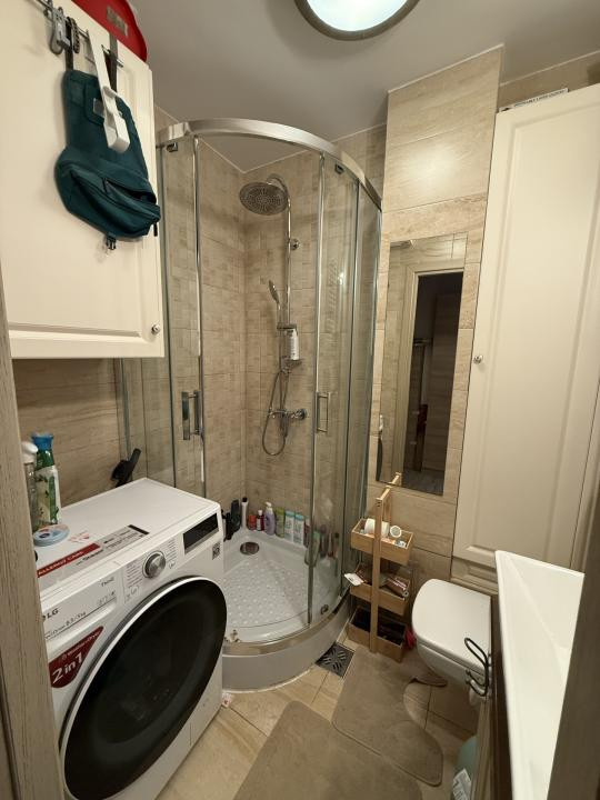 Apartament renovat, 2 camere, etaj 1 - Piata Doina