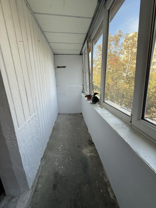 Apartament cu 3 camere, etaj 3, semidecomandat - Dacia