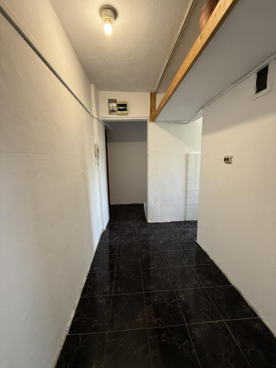 Apartament cu 3 camere, etaj 3, semidecomandat - Dacia