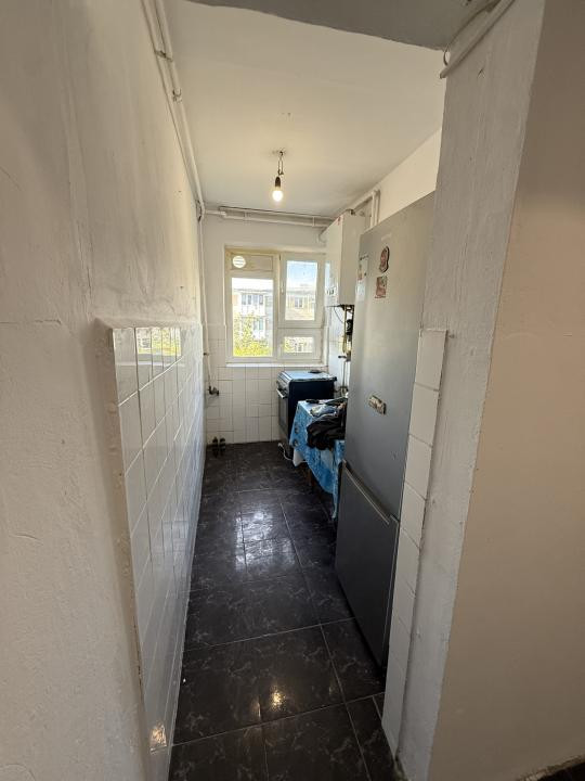 Apartament cu 3 camere, etaj 3, semidecomandat - Dacia