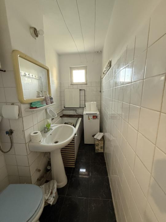 Apartament cu 3 camere, etaj 3, semidecomandat - Dacia