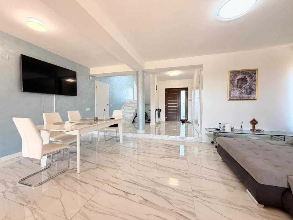 Casa Individuala mobilata cu 5 camere + terasa 75mp - Mosnita Noua