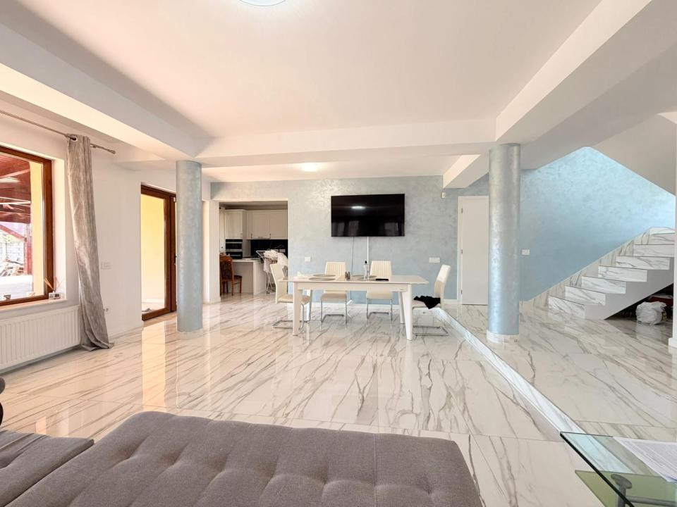 Casa Individuala mobilata cu 5 camere + terasa 75mp - Mosnita Noua