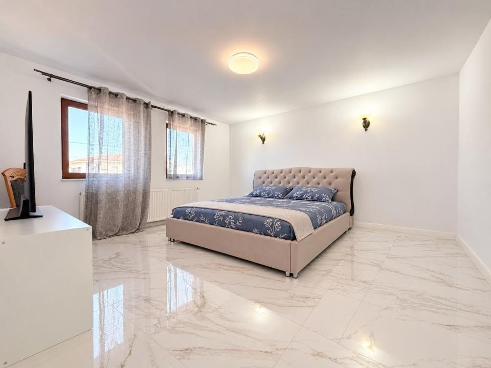 Casa Individuala mobilata cu 5 camere + terasa 75mp - Mosnita Noua