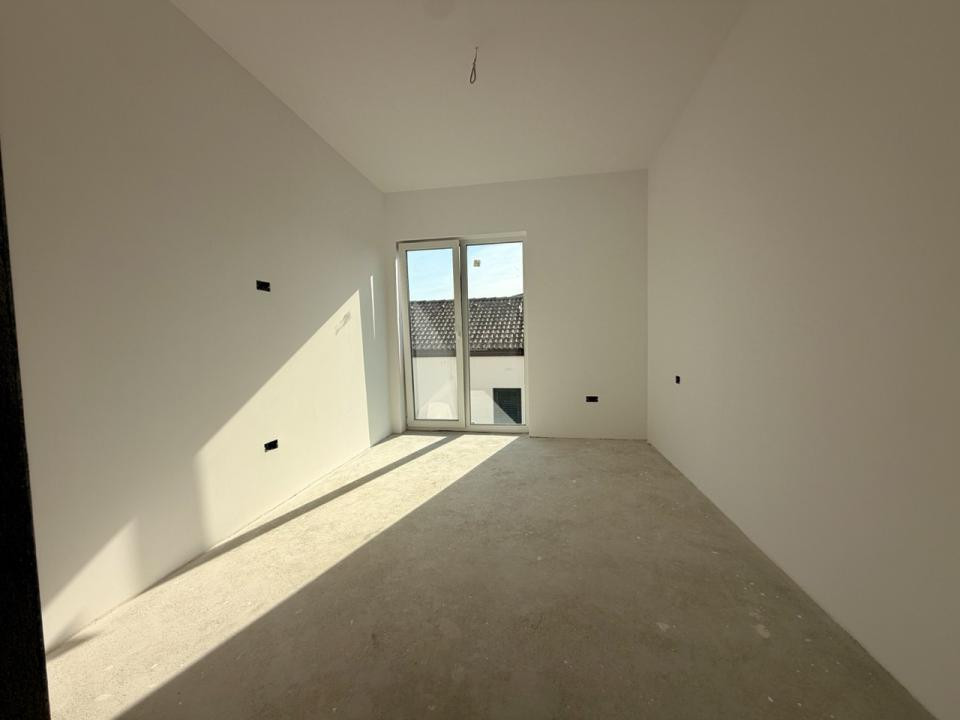 Duplex semicentral cu 4 camere - Dumbravita