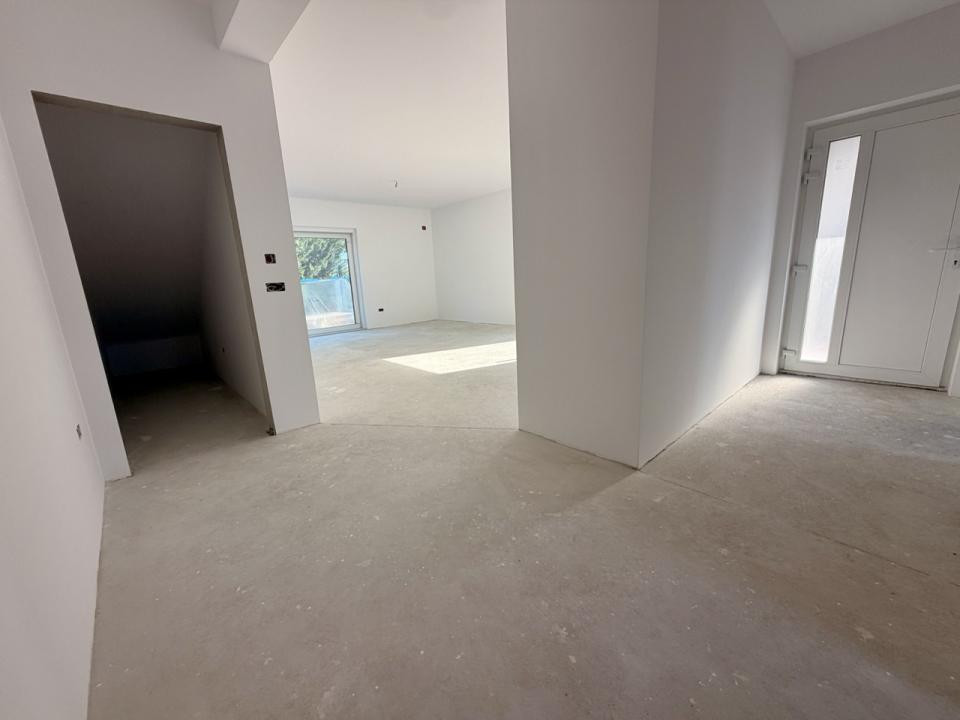 Duplex semicentral cu 4 camere - Dumbravita